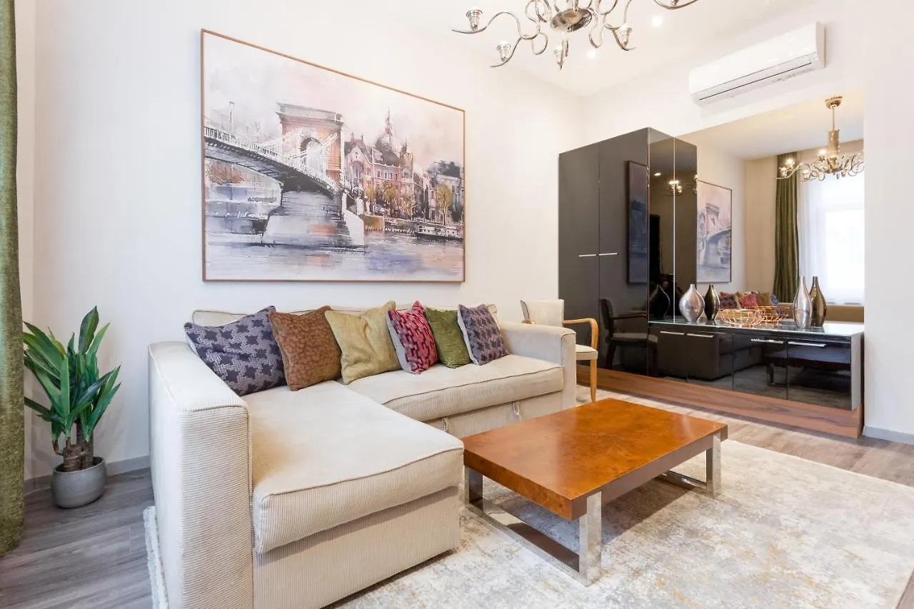 De Luxe Suite In The Absolute Center Budapest 0*,  Ungarn